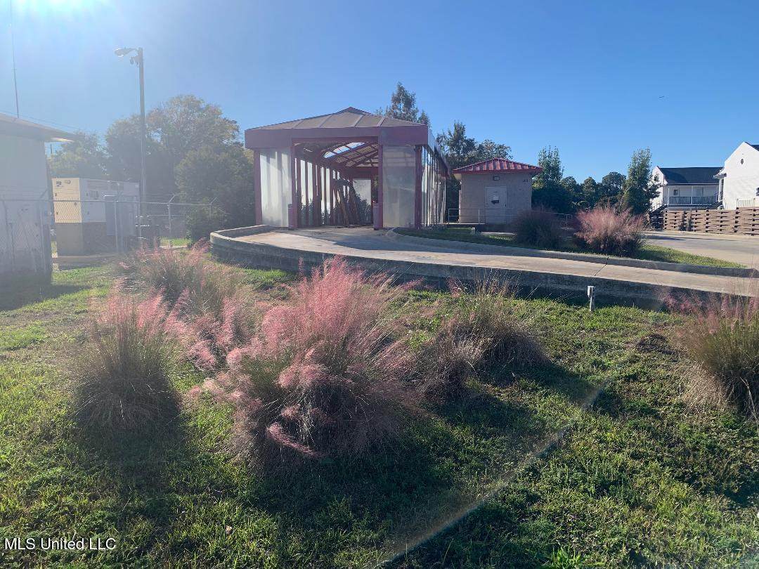 205 Iberville Drive - Photo 1