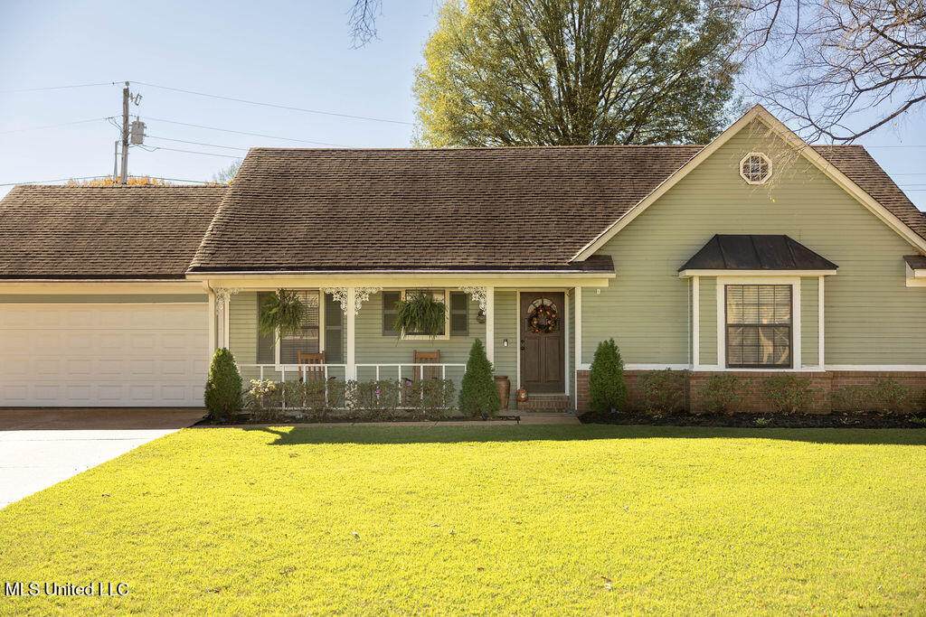 9811 Cherokee Drive - Photo 1