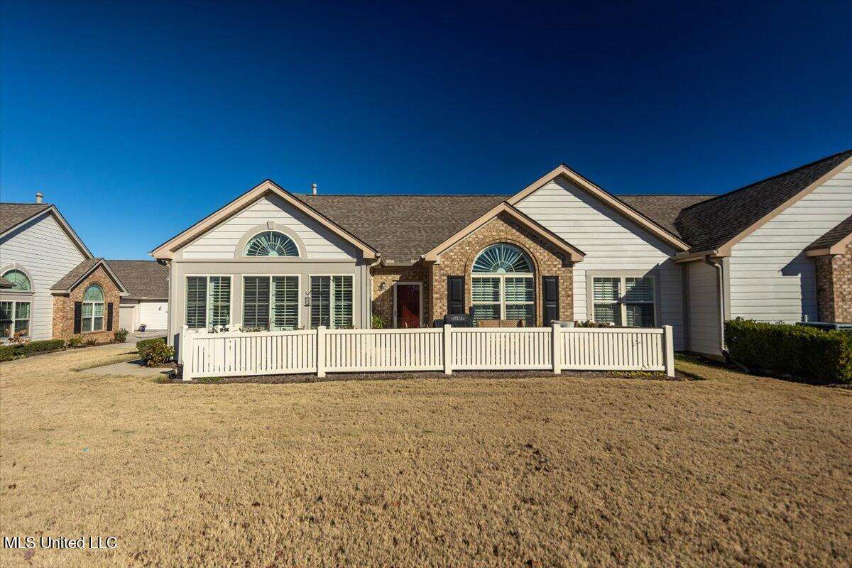 8729 Parkview Oaks Circle - Photo 1