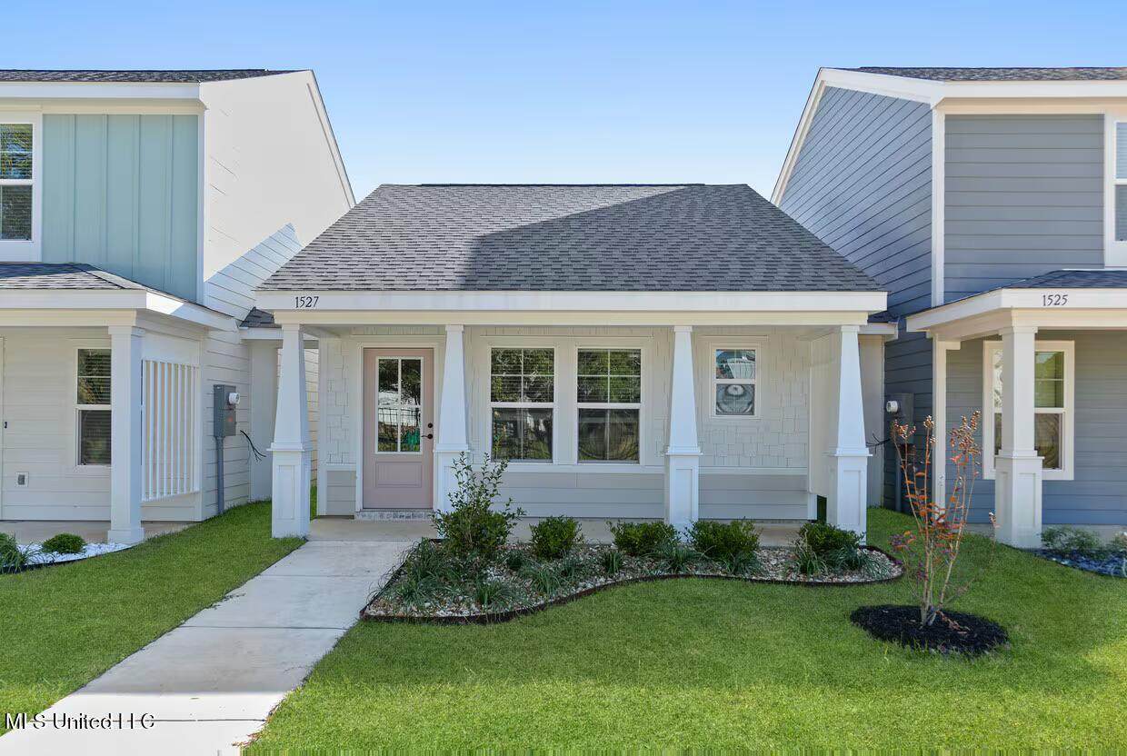 1527 2nd Street - Photo 1