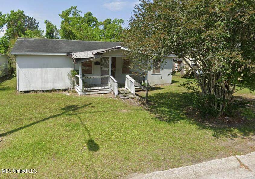 1519 Stewart Avenue - Photo 1