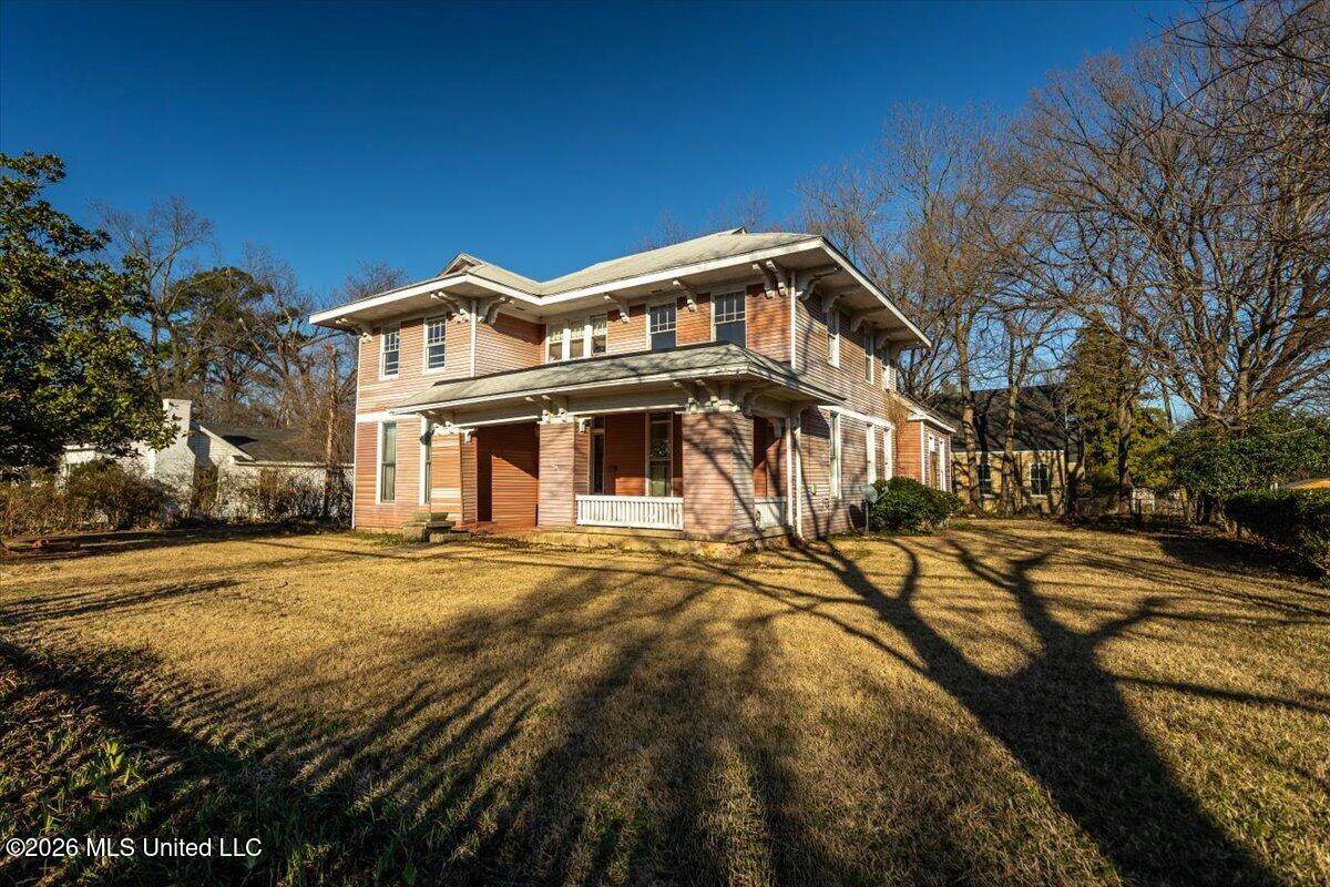 195 Walthall Street - Photo 1