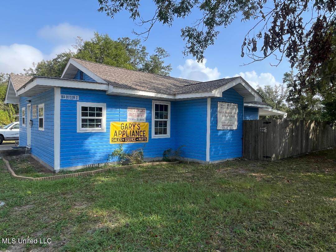 308 Santini Street - Photo 1