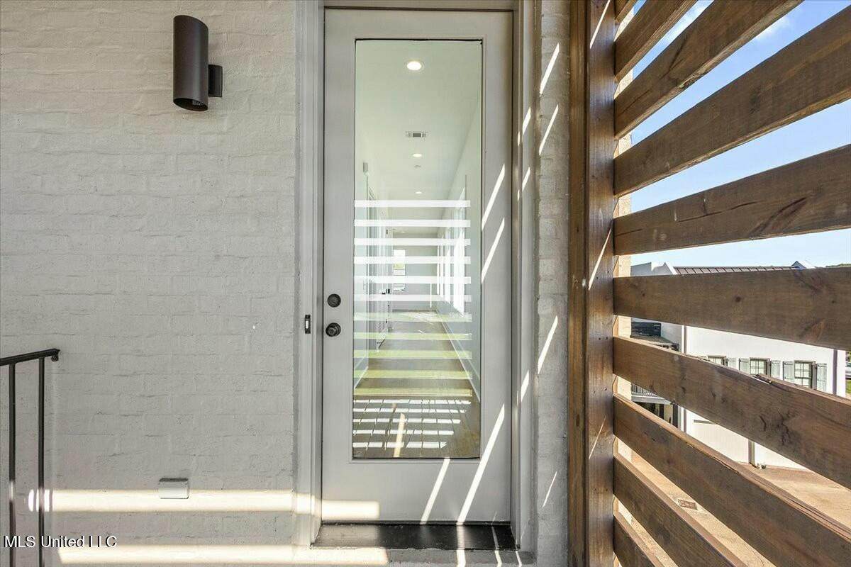 253 Natchez Drive - Photo 1
