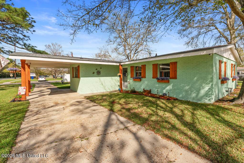 1903 Meadowbrook Street - Photo 1