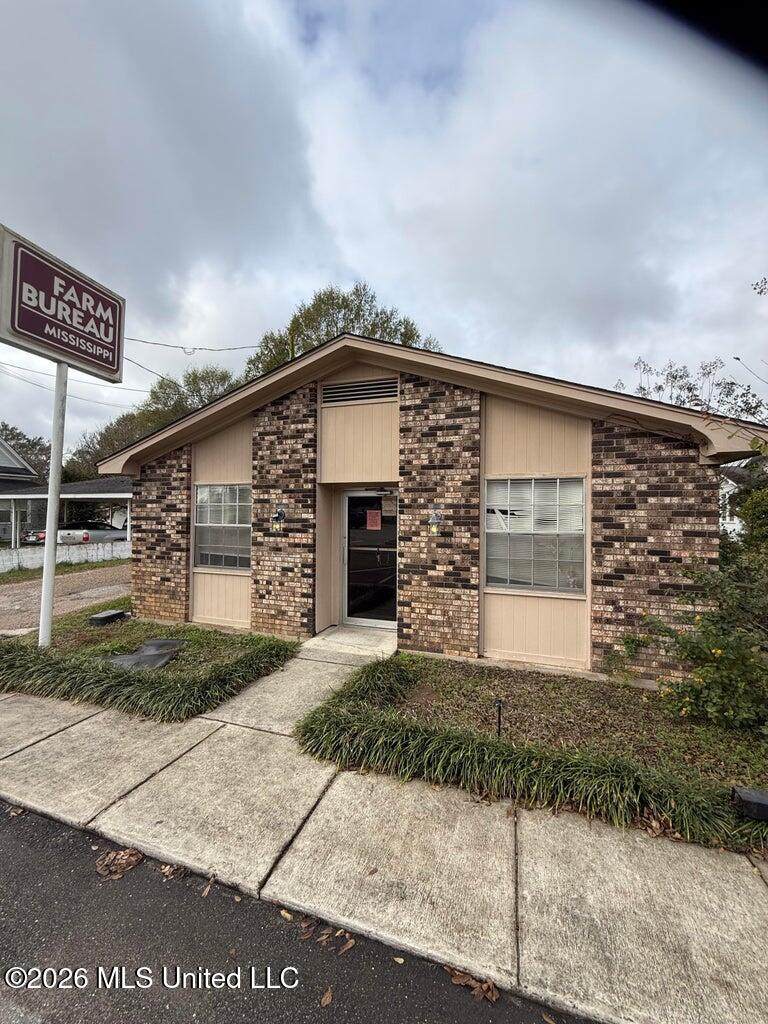 108 Allen Street - Photo 1