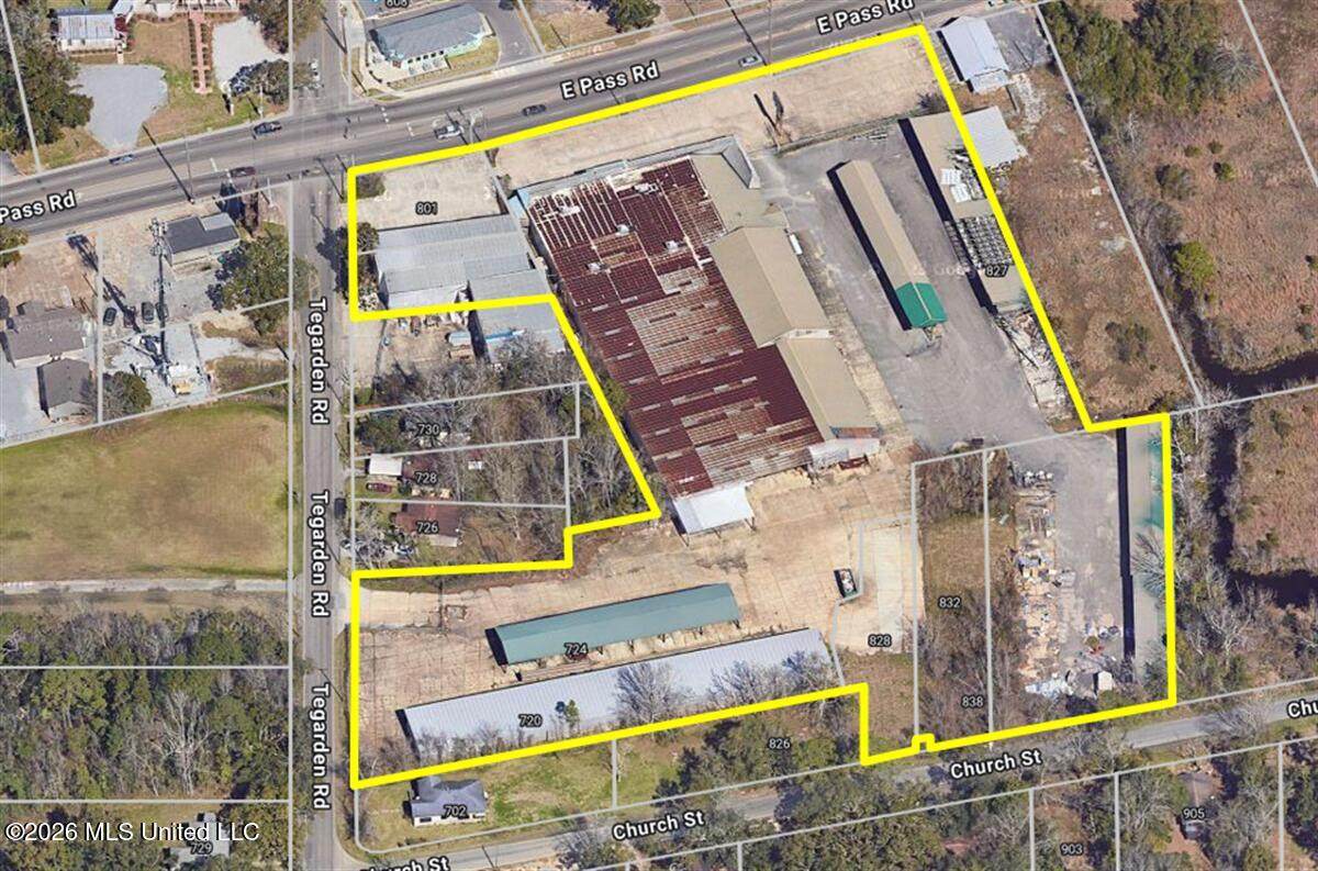 813 Pass Road - Photo 1