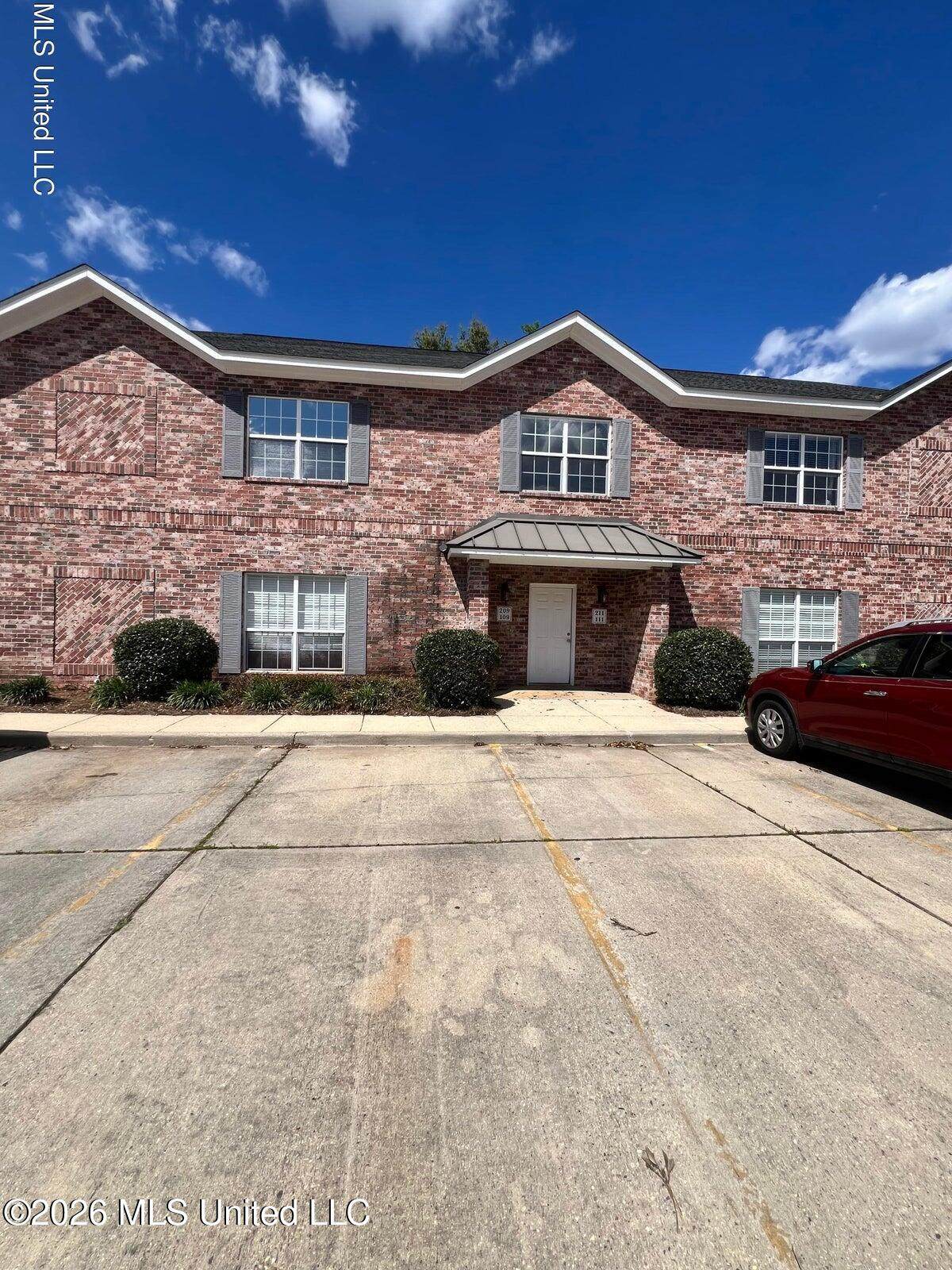 111 Armand Oaks - Photo 1