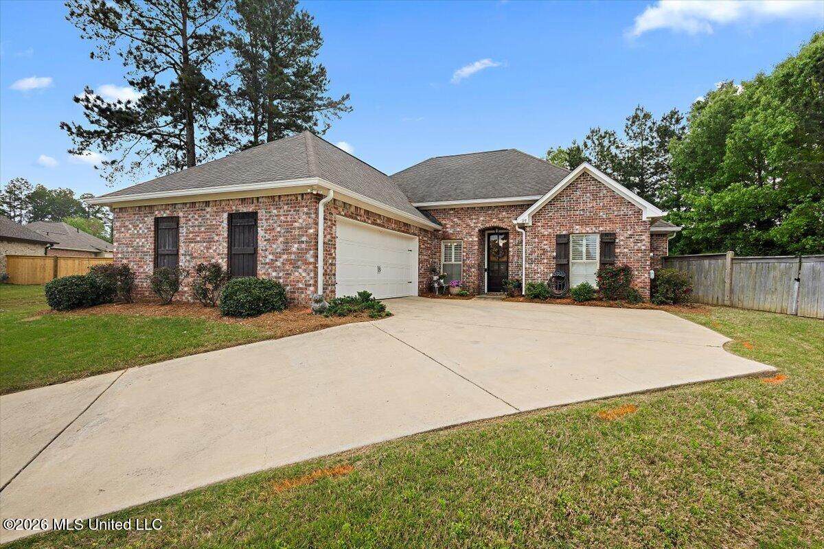 119 Hampton Place - Photo 1