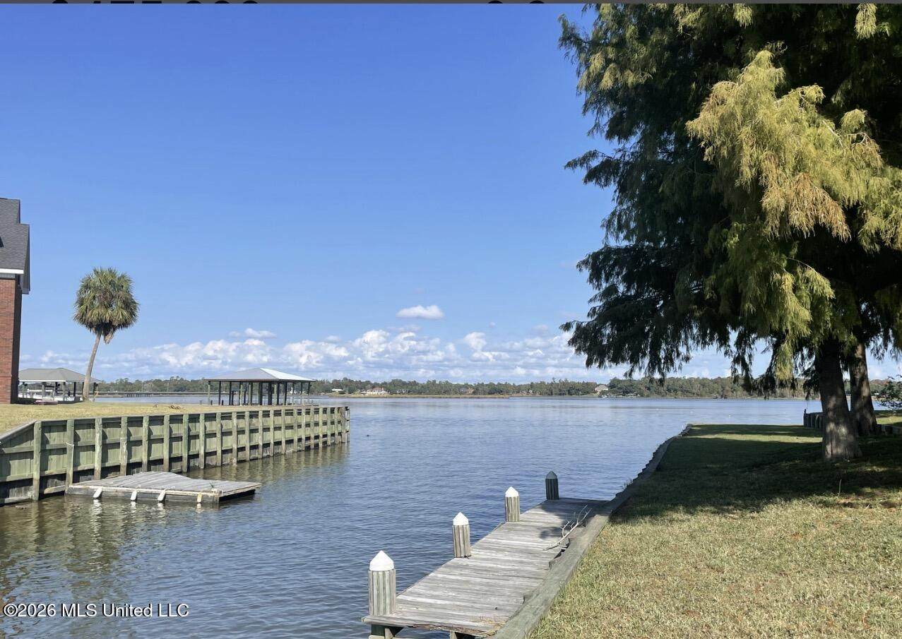 479 Linda Drive - Photo 1