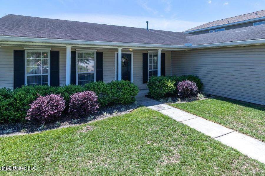 16222 Saddle Drive - Photo 1
