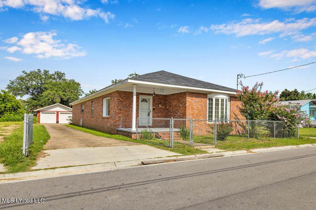 https://bt-photos.global.ssl.fastly.net/united/orig_boomver_1_4150223-2.jpg