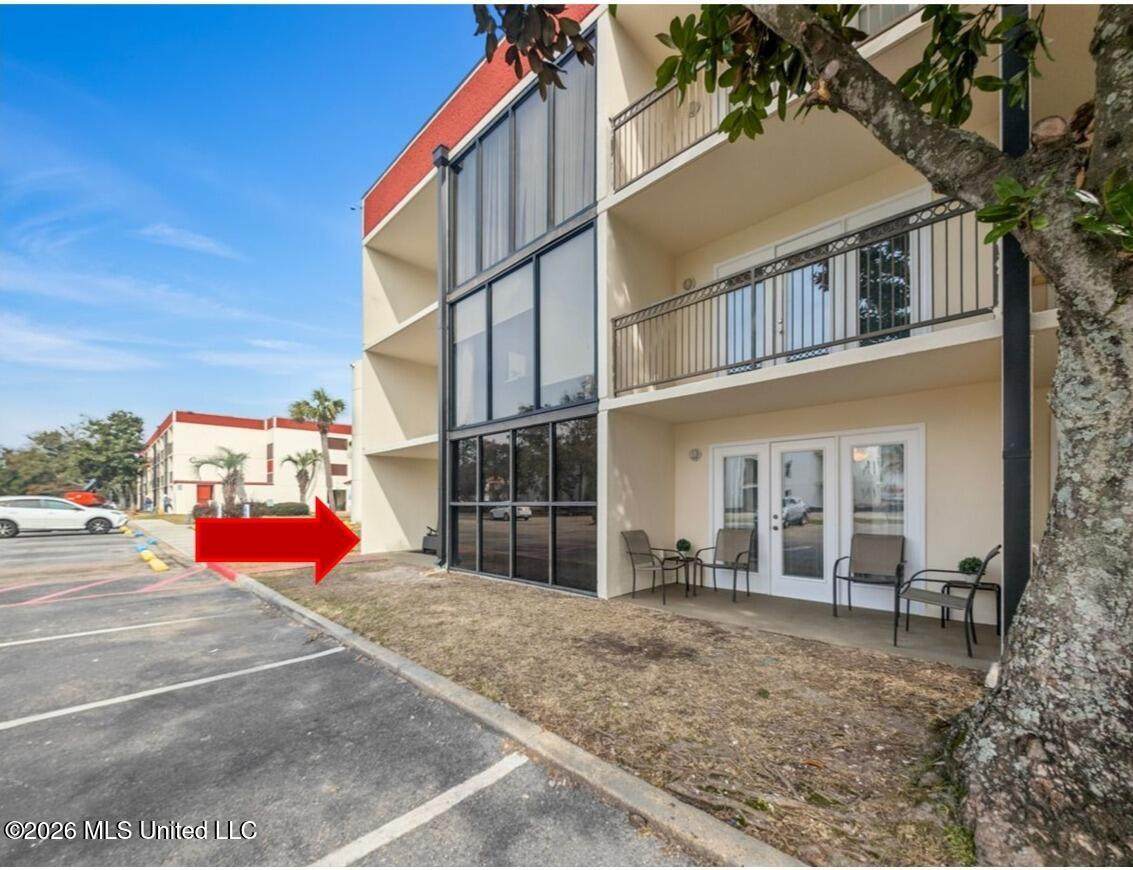 2046 Beach Boulevard - Photo 1