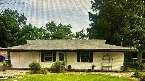 98 Russell Boulevard - Photo 1
