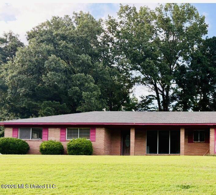 105 Strothers Drive - Photo 1
