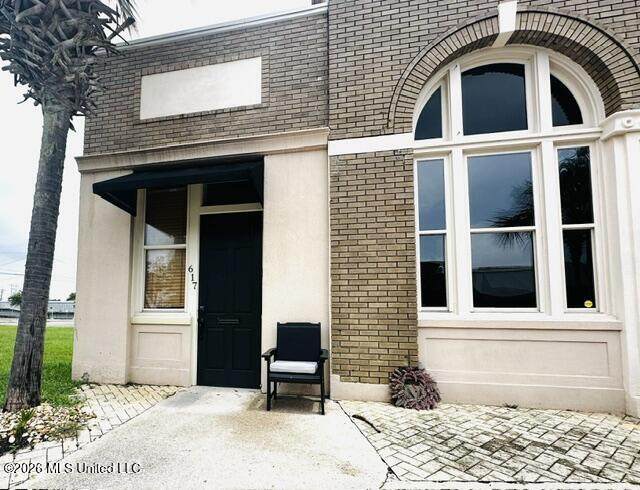 617 Delmas Avenue - Photo 1