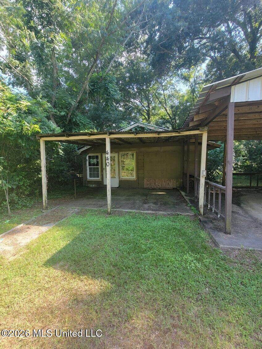 440 Chickasaw Street - Photo 1