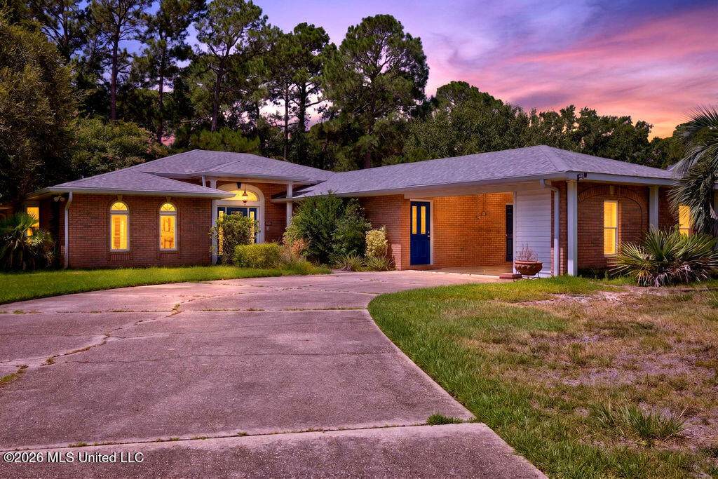 219 Tantallon Drive - Photo 1