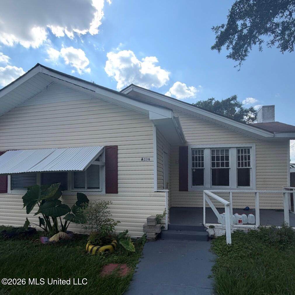 2216 Kelly Avenue - Photo 1