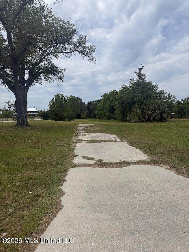 105 Beach Boulevard - Photo 1