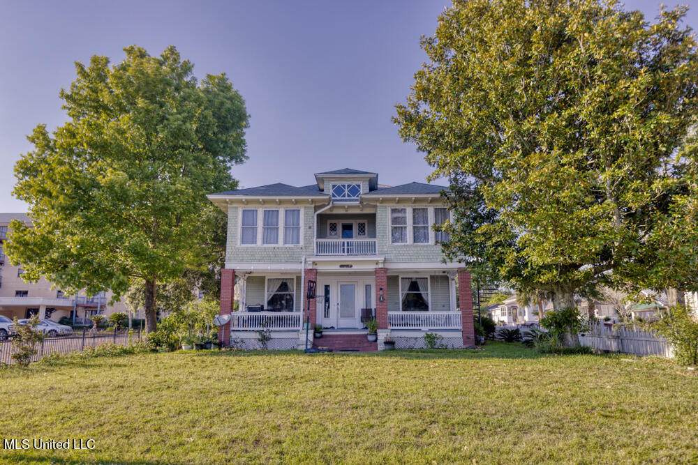 1120 Beach Boulevard - Photo 1