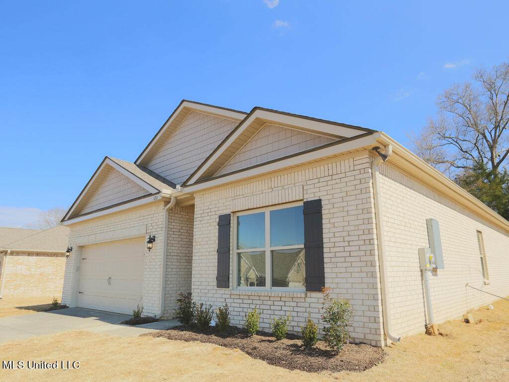 28 Twin Lakes Drive - Photo 1