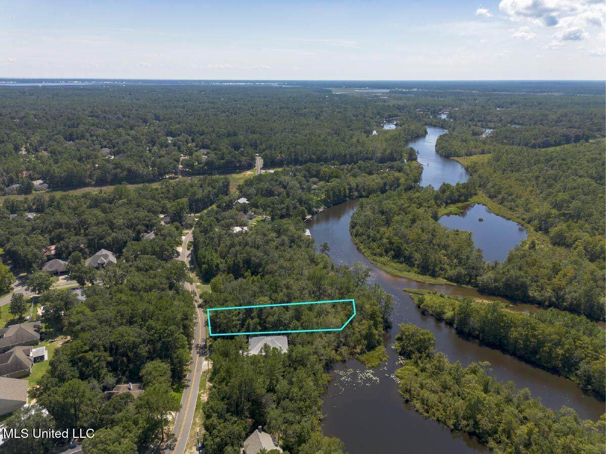  Bayou Circle - Photo 1