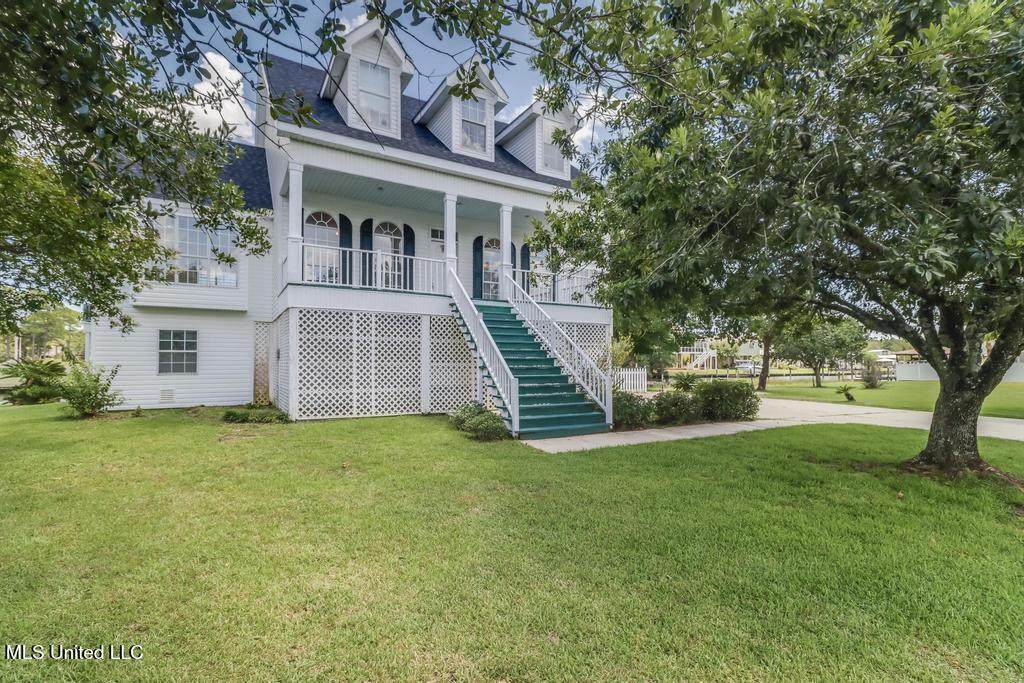 103 Locust Lane - Photo 1