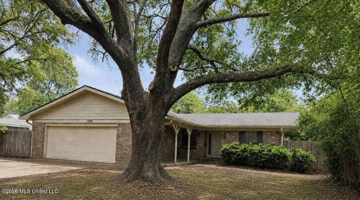 1306 Short Avenue - Photo 1