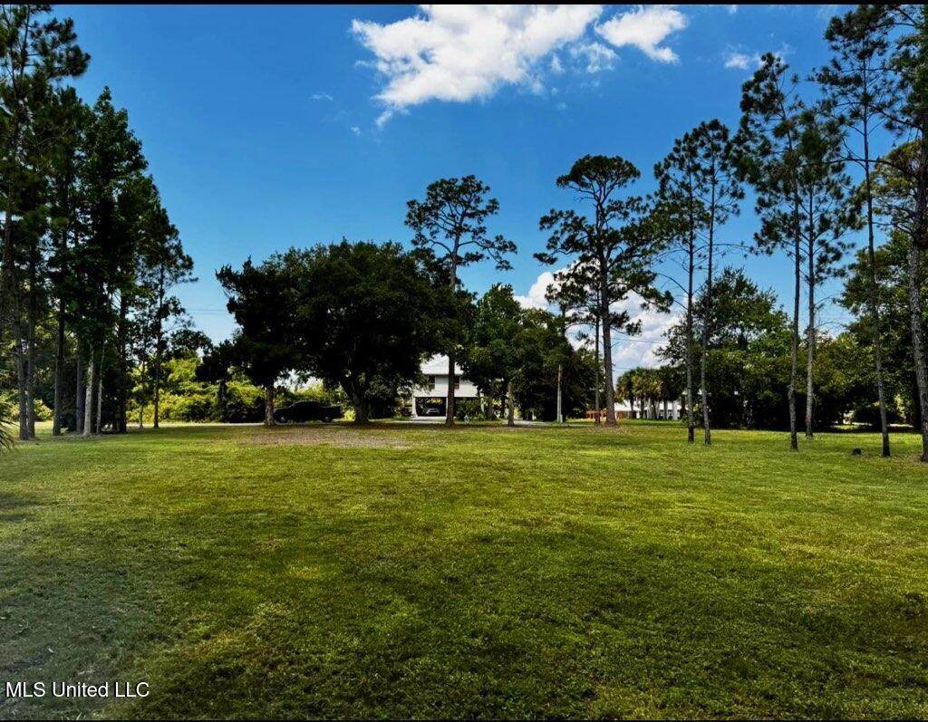 341 Poindexter Drive - Photo 1