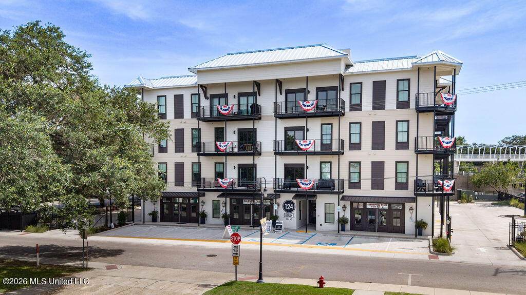 124 Court Street - Photo 1