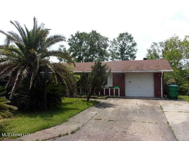 4624 Goldfinch Drive - Photo 1