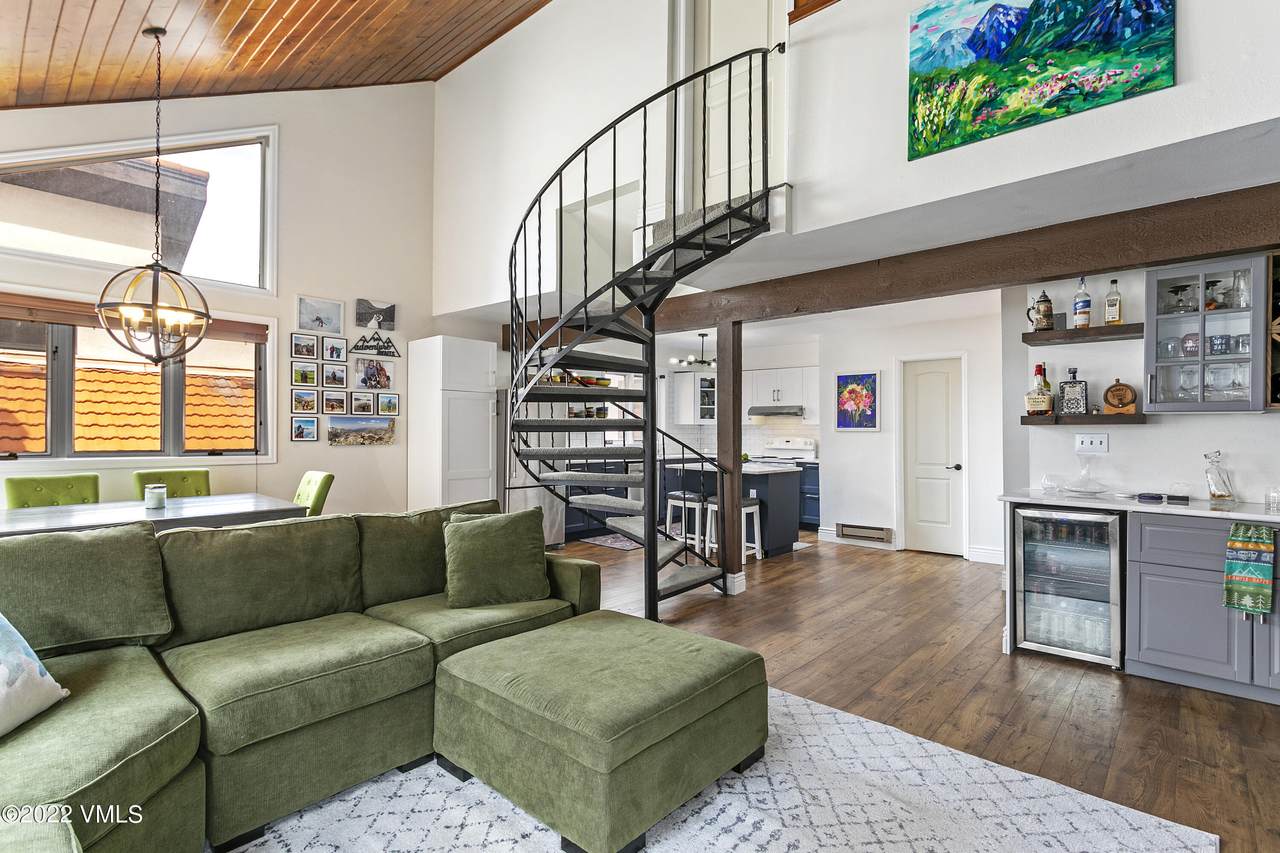 225 Eagle Drive - Photo 1