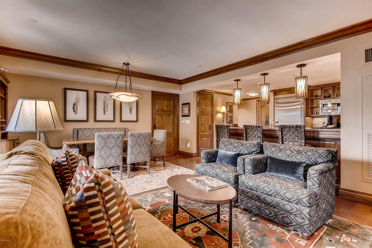 100 Thomas Circle - Photo 1
