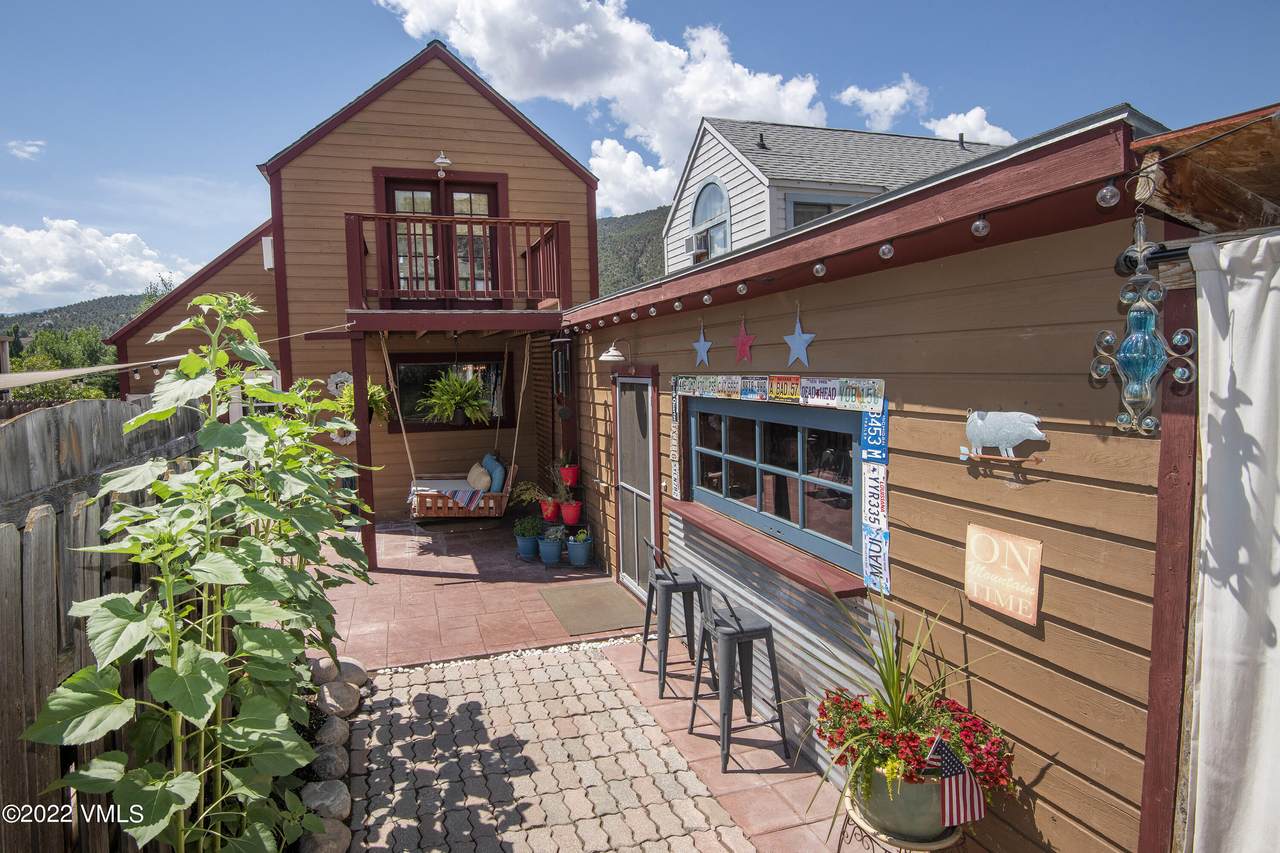 445 Porphyry Road - Photo 1