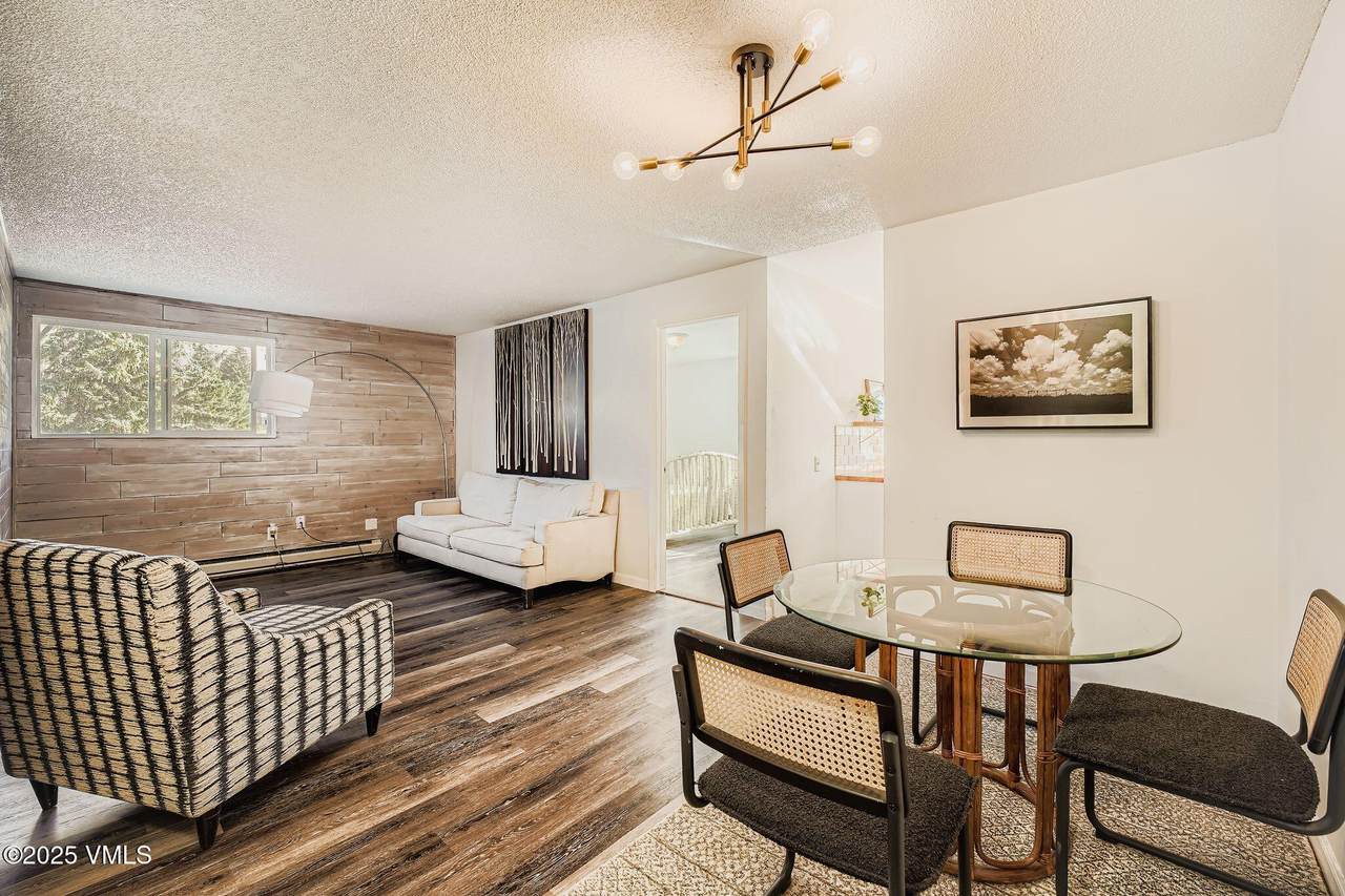871 Beaver Creek Boulevard - Photo 1