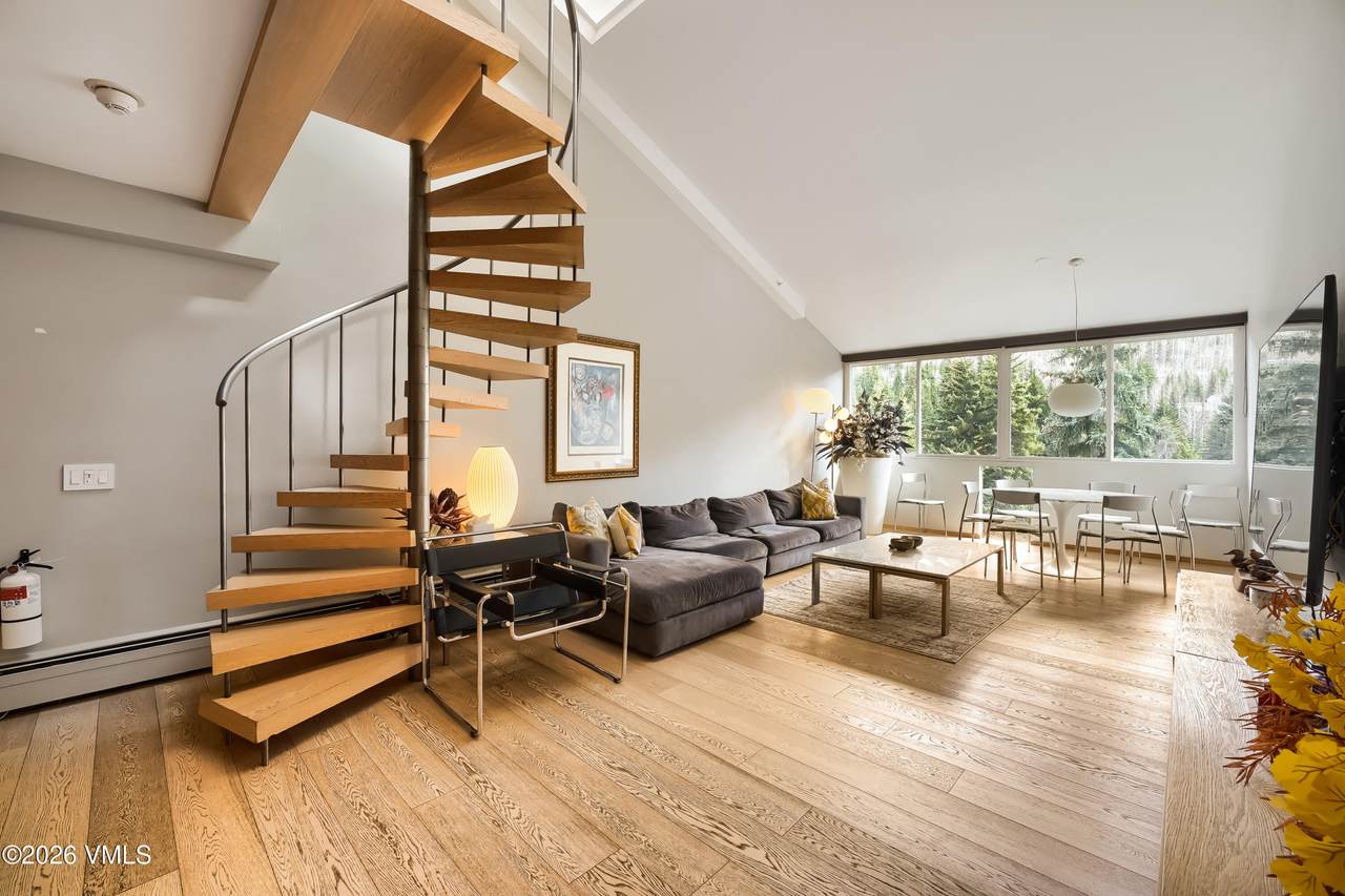 520 Lionshead Circle - Photo 1