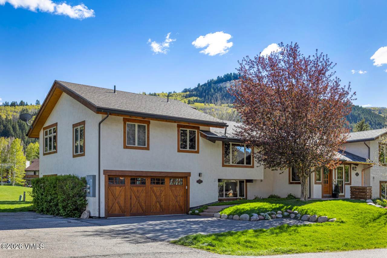 118 Larkspur Lane - Photo 1