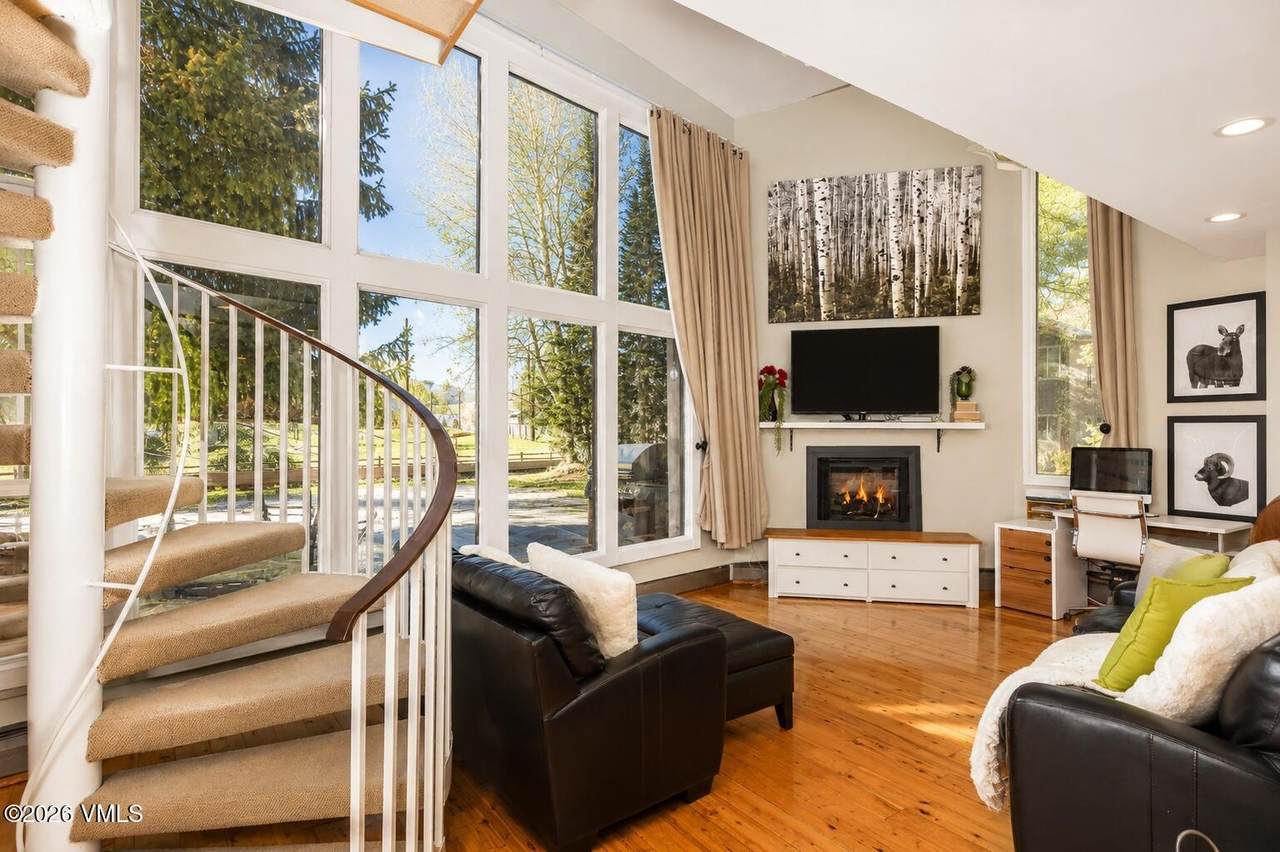 142 Eagle Drive - Photo 1