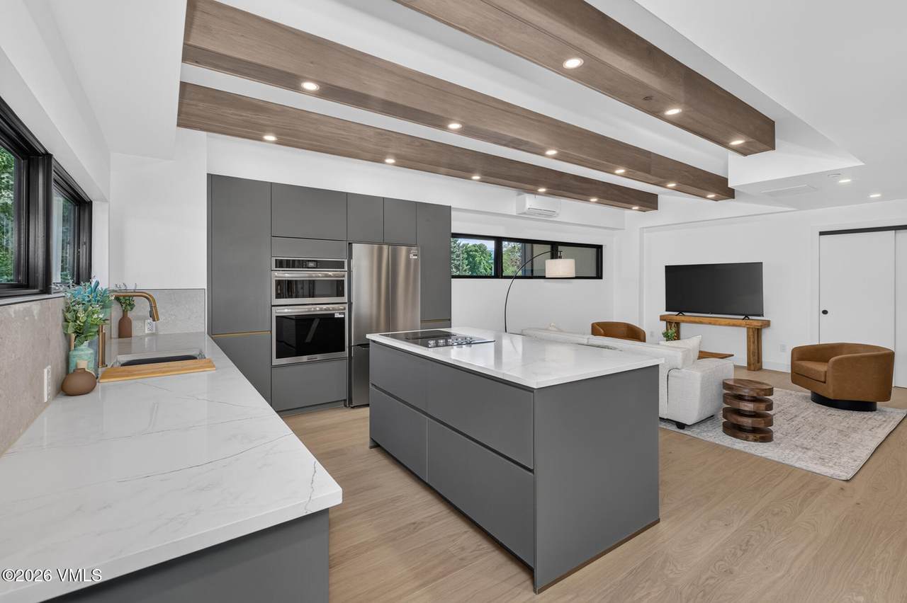 100 Beaver Creek Boulevard - Photo 1