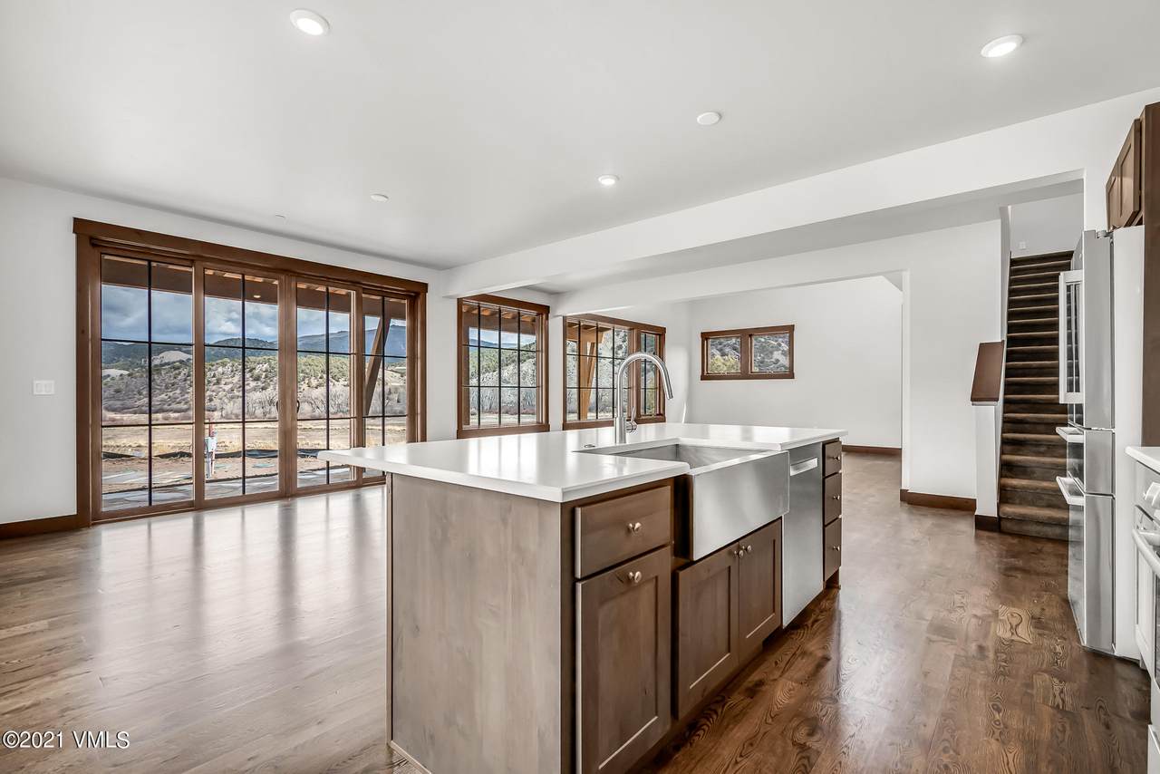 580 Hunters View Lane - Photo 1
