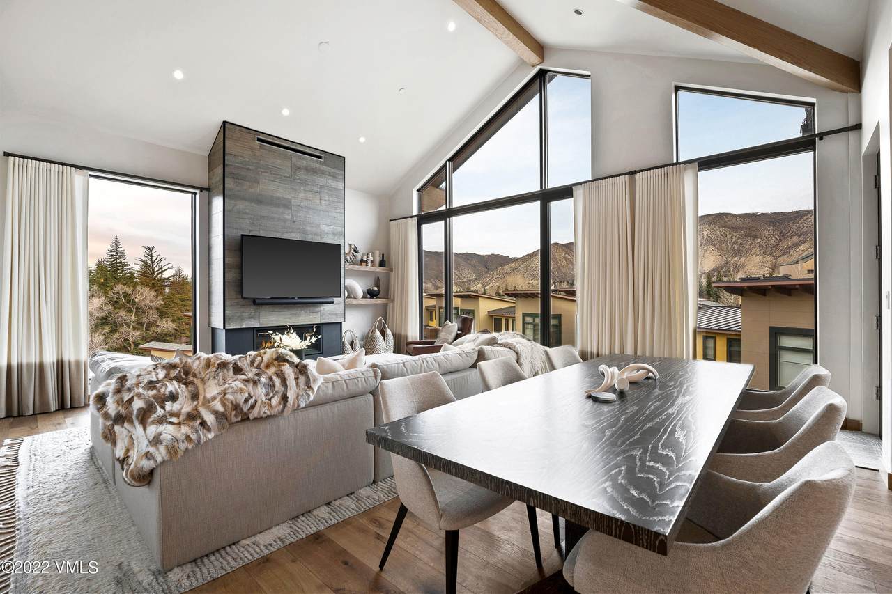 1 Waterfront Way - Photo 1