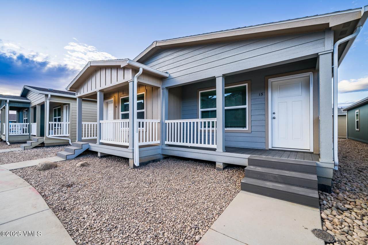30 Buffalo Circle - Photo 1