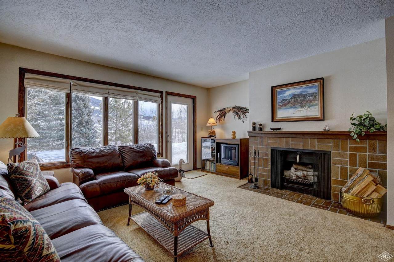 240 La Bonte Street - Photo 1
