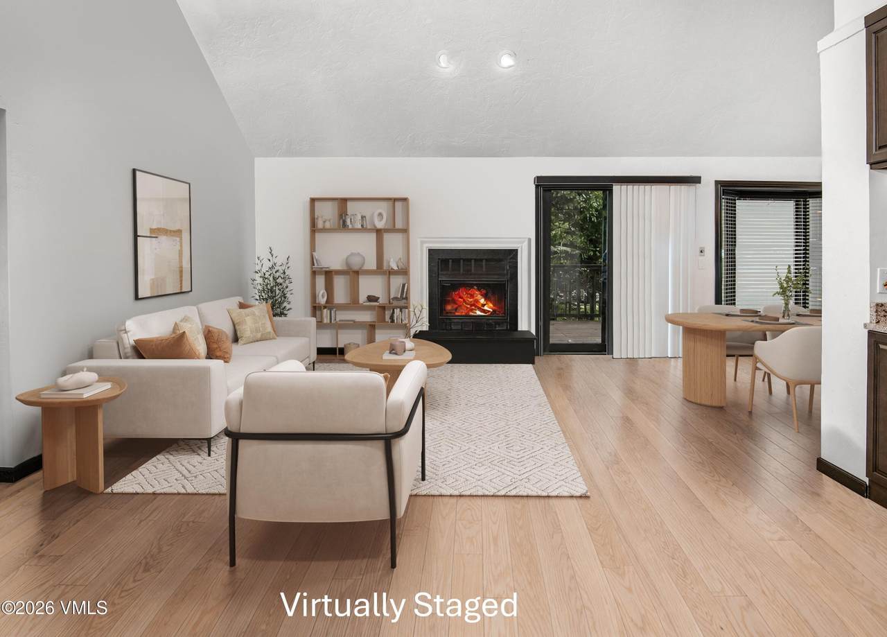 1553 Deer Boulevard - Photo 1