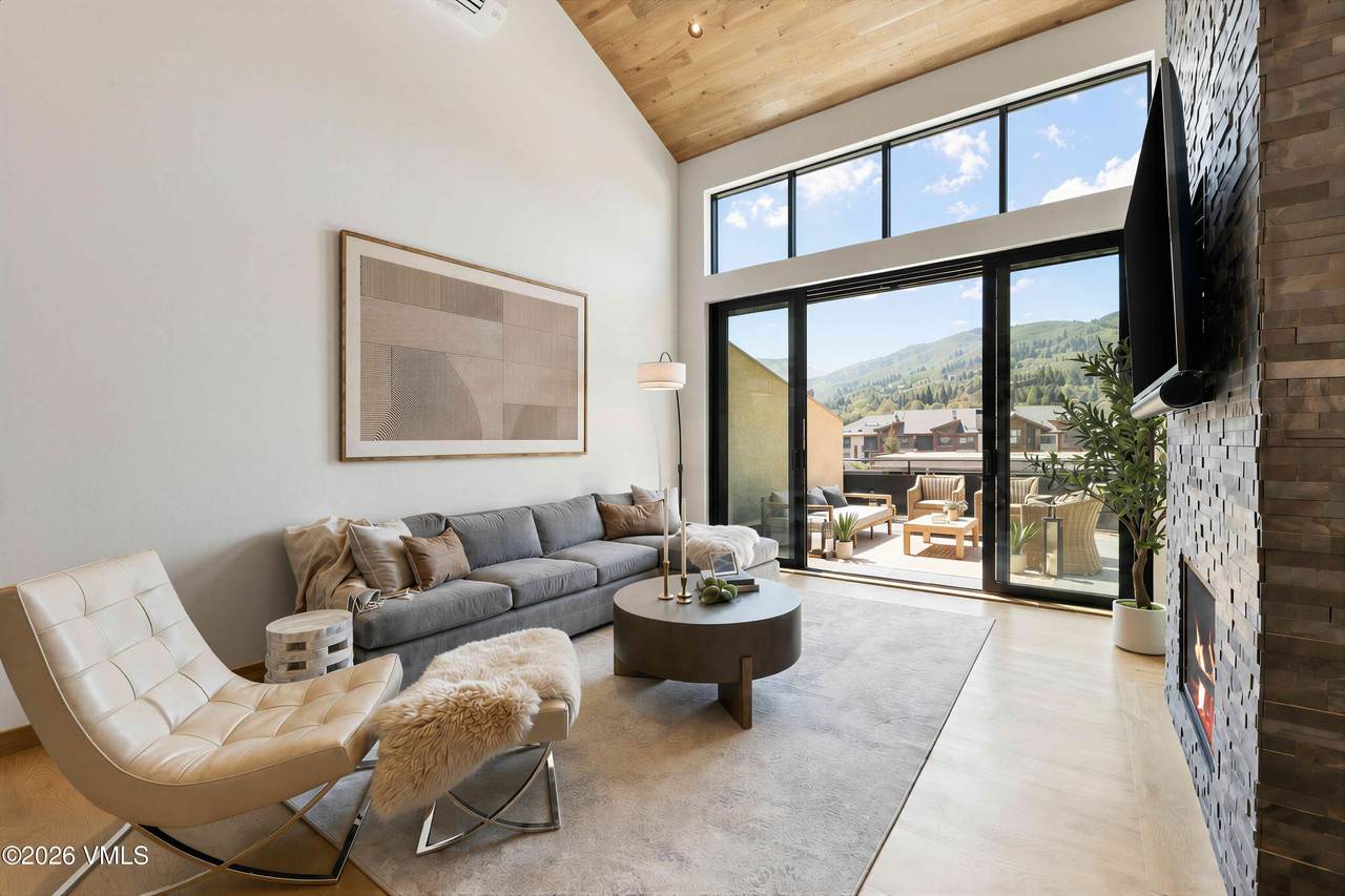 137 Benchmark Road - Photo 1