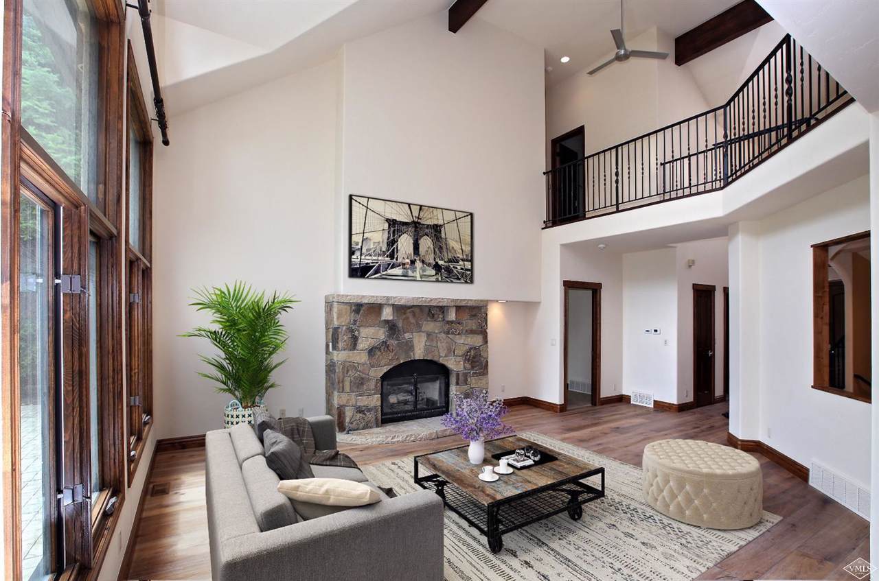 106 Windermere Circle - Photo 1