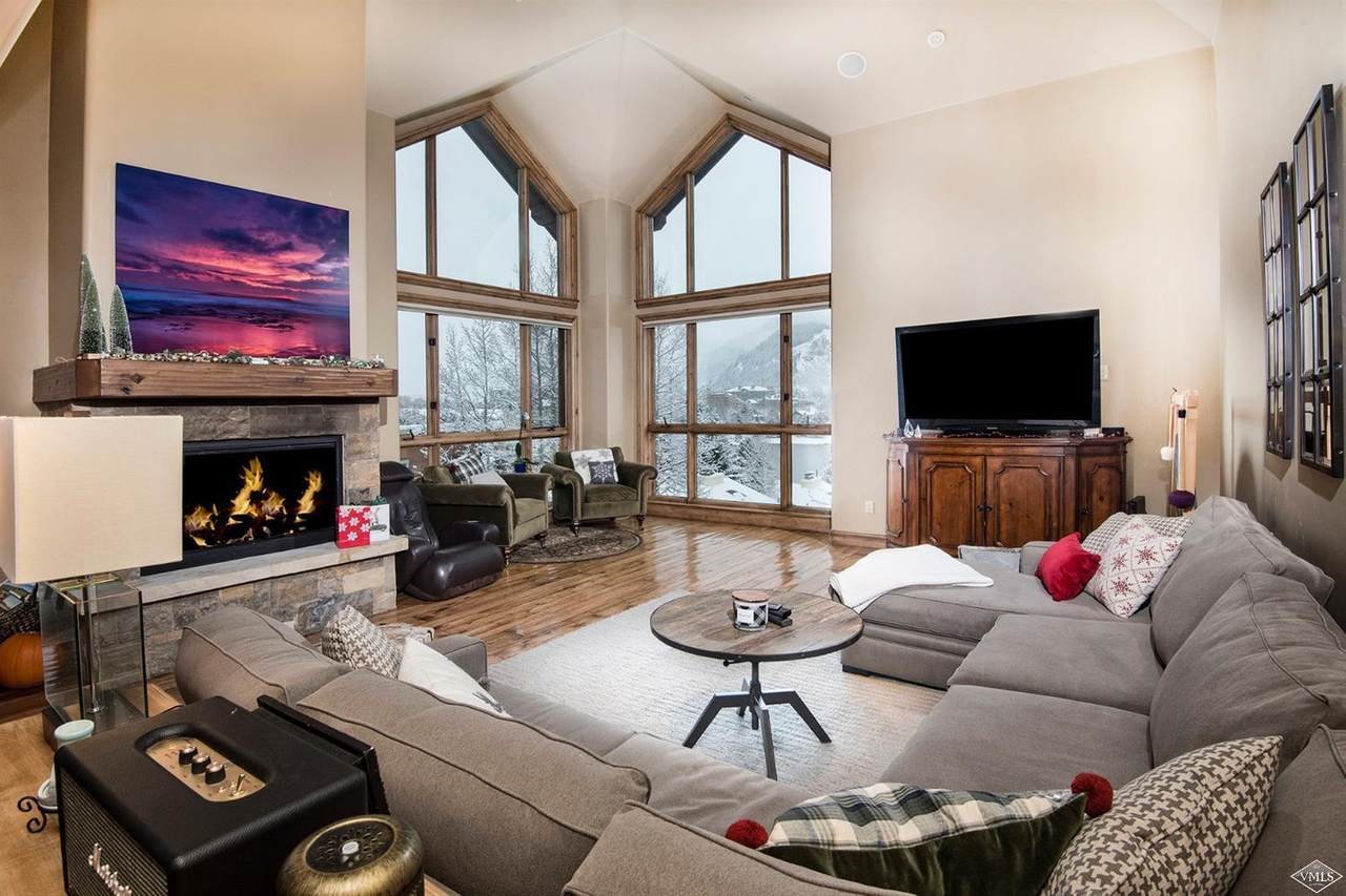 540 Beaver Creek Boulevard - Photo 1