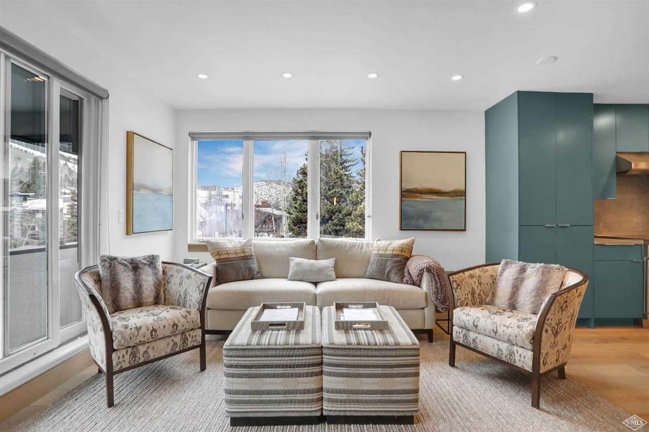 100 Meadow Drive - Photo 1
