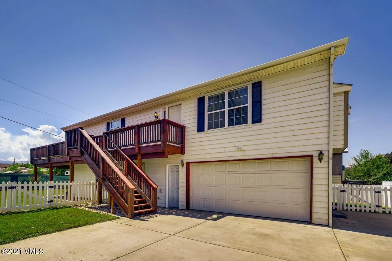 800 Castle Drive - Photo 1